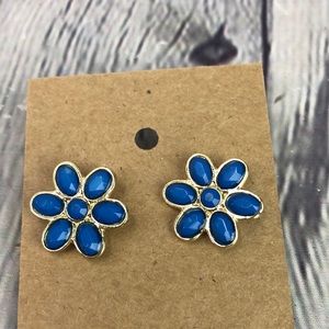 Boho silver tone blue flower stud pretty